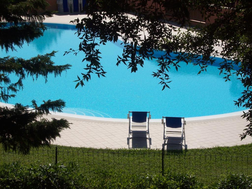 Residence Portorotondo Tre ポルト・ロトンド エクステリア 写真